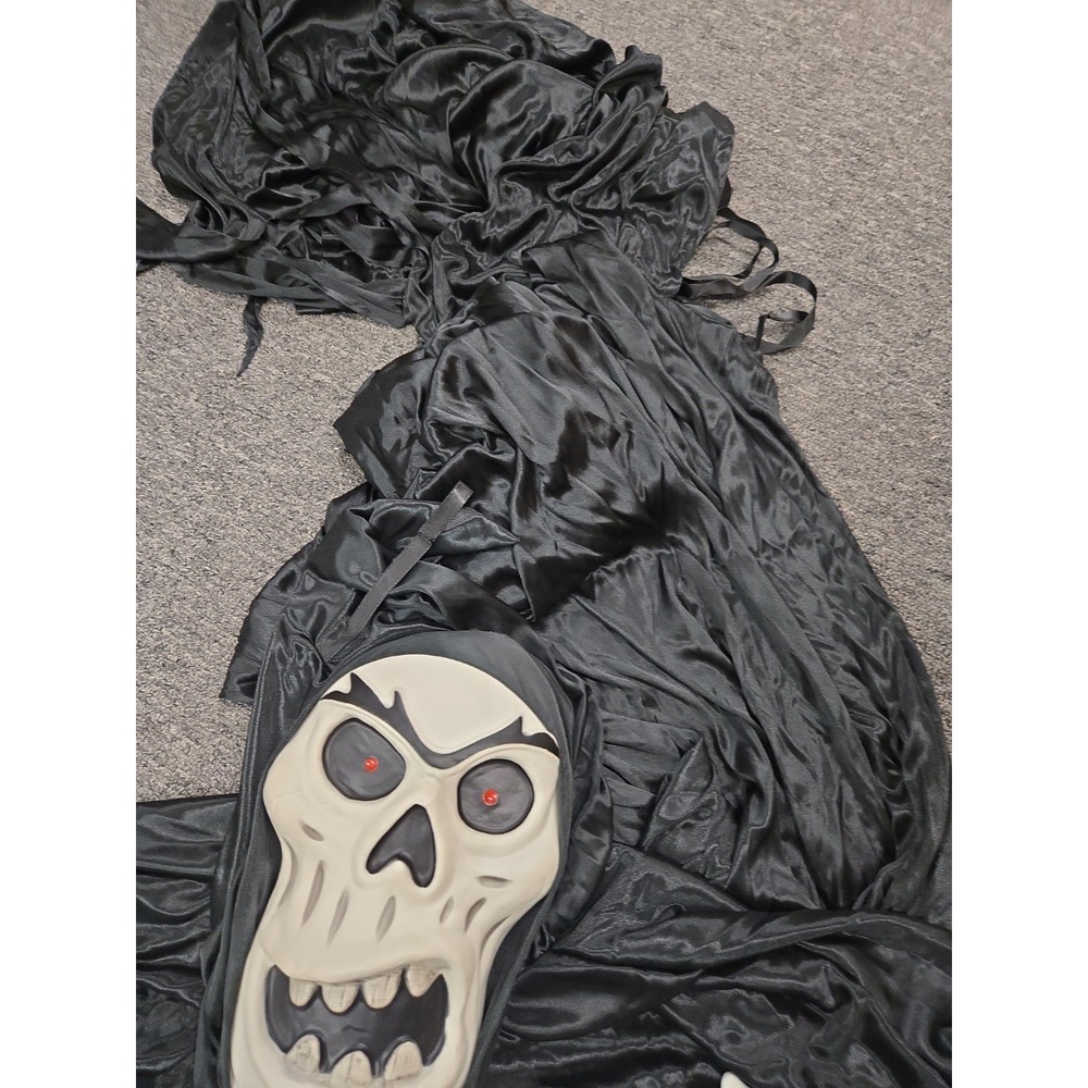 Hyde & Eek Flowing Hanging X-Large Ghoul 15' 8" Halloween Drape Decor - Picture 5 of 5